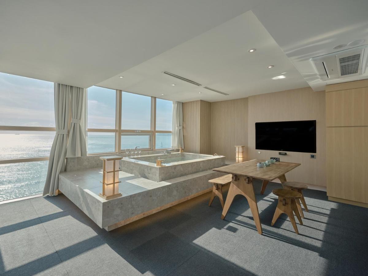בוסאן Uh Suite The Haeundae מראה חיצוני תמונה